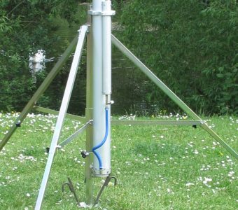 mast on a tripod